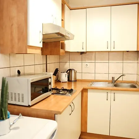 Charming & Unique In Vibrant Center Budapešť